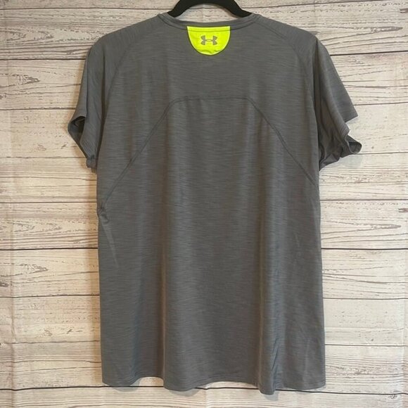 Under‎ Armour Run Semi Fitted Heat Gear, Size XL - Picture 5 of 6